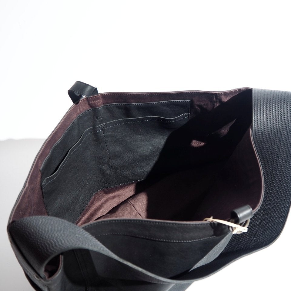T.T Taiga Takahashi 004 Newsboy Bag Horse Leather Shoulder Bag Black [g1215376448]