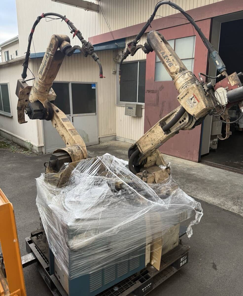 Daihen AXMV6 Industrial Robot Welding Robot 2 Units [b1241981336]