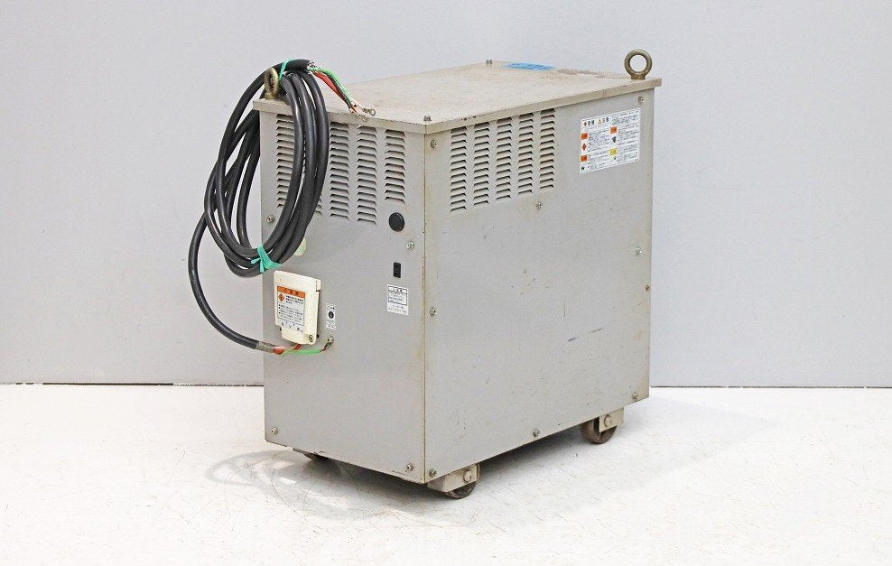 Daihen CPXD-350 Dyna Auto XD350 CO2/MAG Semi-Automatic Welder 200V [l1239414737]
