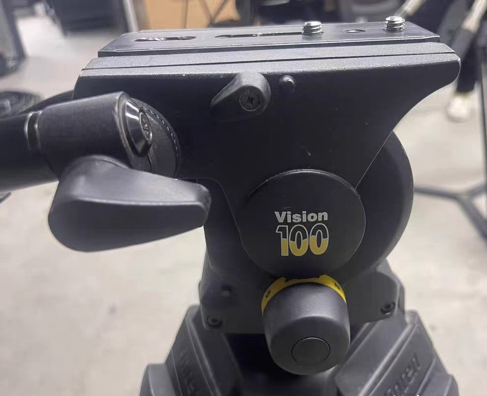 Vinten Vision100 Tripod Head with Carbon Fiber Tripod and Ground Spreader [k1235636977]